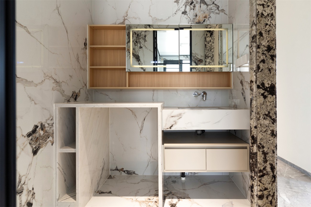 嘉和城依云灣800平現(xiàn)代輕奢衛(wèi)生間裝修完工實景圖